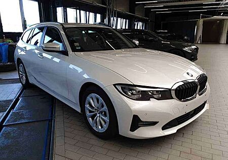 BMW 320 d xDrive Touring AUTOMAT./AHK/ACC/WINTERPAKET