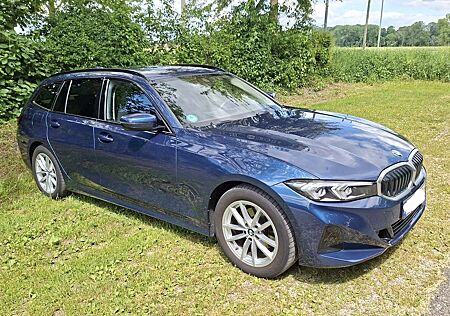 BMW 320 d Touring xDrive AHK Allrad DAB Garantie LED