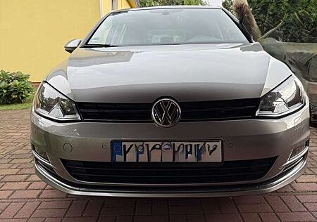 VW Golf Volkswagen Lounge BMT