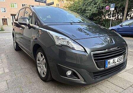Peugeot 5008 7-Sitze / Automatik / Head-Up