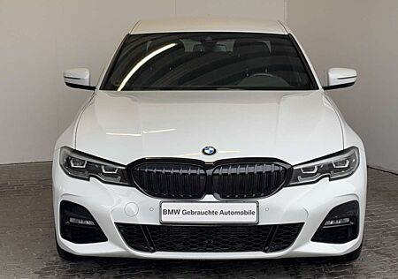 BMW 320 iA Lim. M Sport LiveCock.LED.DriveAss.ParkAs