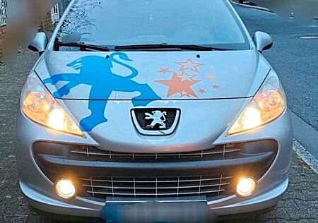 Peugeot 207 Platinum Sondermodell 1.6 Pano Teilleder