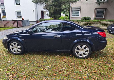 Renault Megane gebraucht kaufen Renault Megane 2.0 Coupe-Cabriolet Exception