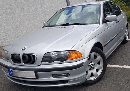 BMW 323