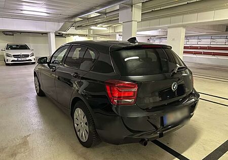 BMW 120d 120 Sport-Aut. Sport Line