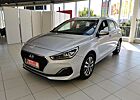 Hyundai i30 i30cw 1.6 CRDi Style Automatik+Navi+Kamera+uvm