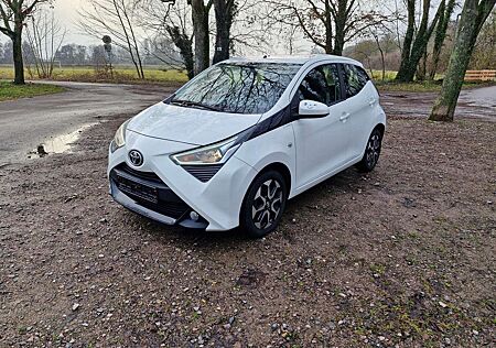 Toyota Aygo x-play connect