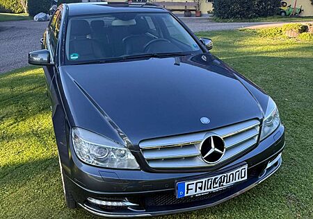 Mercedes-Benz C 180 T CGI BlueEFFICIENCY Elegance