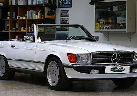 Mercedes-Benz SL 300 R107