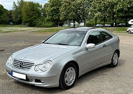 Mercedes-Benz C 180 Kompressor Automatik Bi-Xenon Panorama