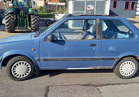 Nissan Micra K10 mit Faltdach