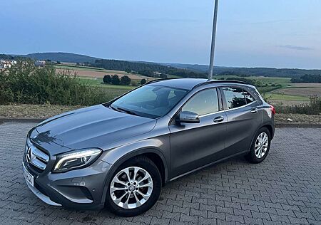 Mercedes-Benz GLA 200 (CDI) d 4Matic 7G-DCT