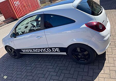 Opel Corsa 1.4 16V Color Edition