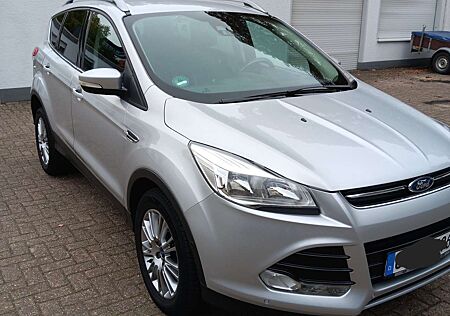 Ford Kuga 2.0 TDCi 2x4 Titanium