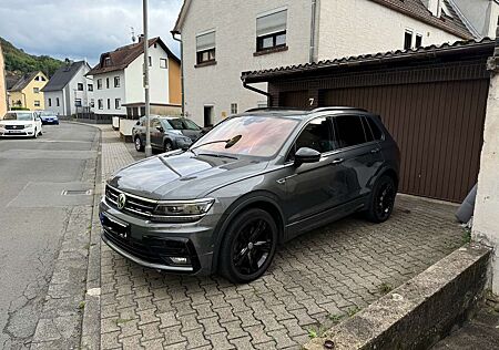 VW Tiguan Volkswagen 2.0 Highline R-Line 4Motion Leder Klima AHK