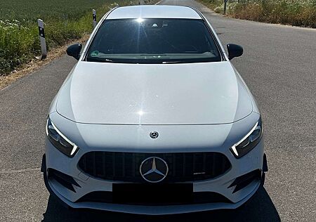 Mercedes-Benz A 180 d 7G-DCT AMG Line
