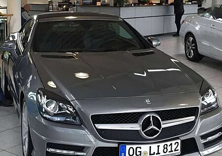 Mercedes-Benz SLK 200 AMG Styling + Sportsitze Leder + Sportfahrwerk+Nav