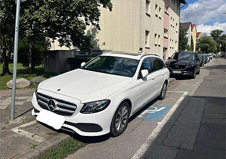 Mercedes-Benz E 220 d T 9G-TRONIC