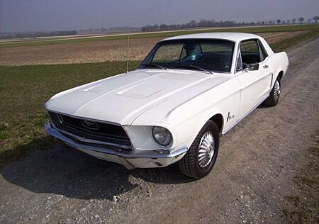 Ford Mustang 289 V8 Coupé
