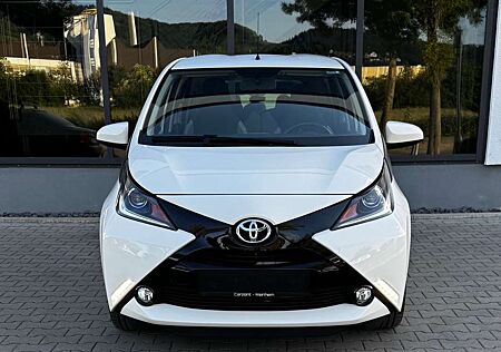 Toyota Others AYGO x-play AUTOMATIK*WENIG KM*KLIMA*KAM*TEL*LED