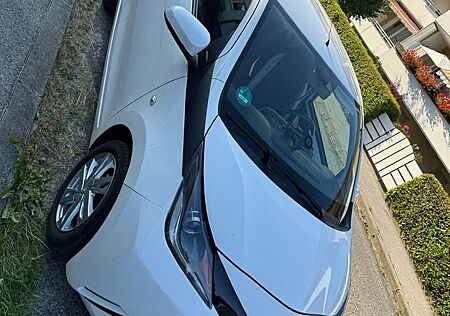 Toyota Aygo x-play touch + Rückfahrkamera + Klimaanlage