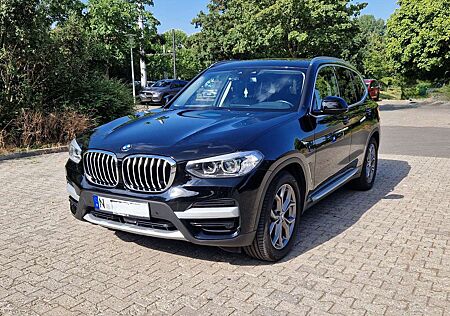 BMW X3 Diesel xDrive20d Aut. xLine+AHK+NAVI+PANO