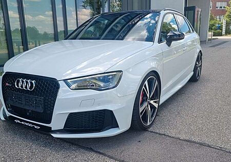 Audi RS3 Sportback 2.5TFSI quattro B&O+PANO+RS-Design