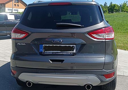 Ford Kuga 2.0 TDCi 2x4 Titanium