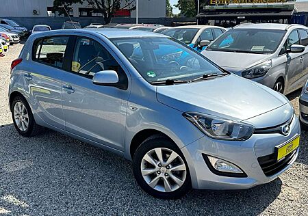 Hyundai i20 blue Edition *Klima*SitzH*2.Hd*TÜV NEU