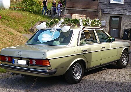 Mercedes-Benz 230 E