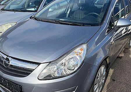 Opel Corsa Basis - Glasdach - Fahrradträger integriert