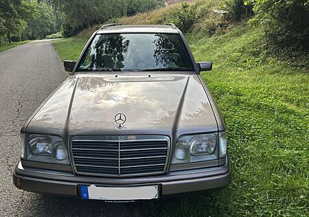 Mercedes-Benz E 220 T