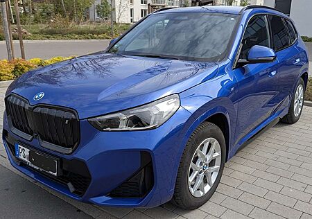 BMW iX1 xDrive30 M Sportpaket