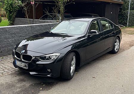 BMW 335i 335 3er Luxury Line, Vollleder, 1. Besitzer