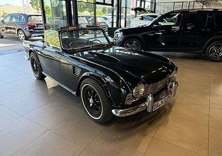 Triumph TR4 WEBER-VERGASER+FÄCHER KRÜMMER+OVERDRIVE+TOP