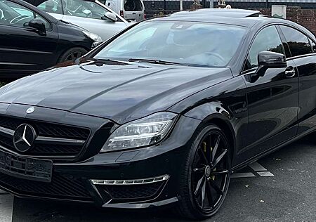 Mercedes-Benz CLS 63 AMG PERFORMANCE PACKAGE *DISTR/MASS/H&K*
