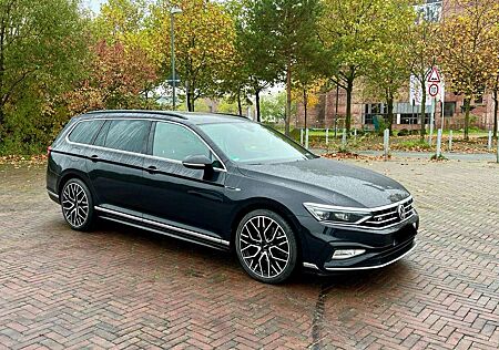 VW Passat Variant Volkswagen 2x R-Line, Automatik, Matrix LED, Headup usw