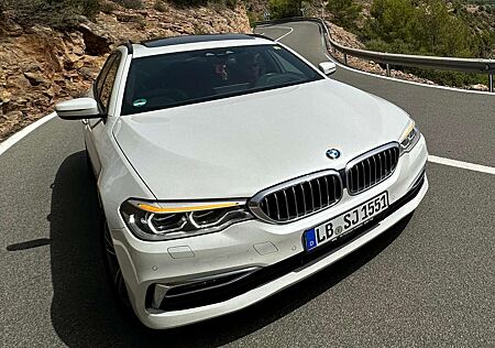 BMW 525d 525 Touring Aut. Luxury Line - Motor mit 67k km!