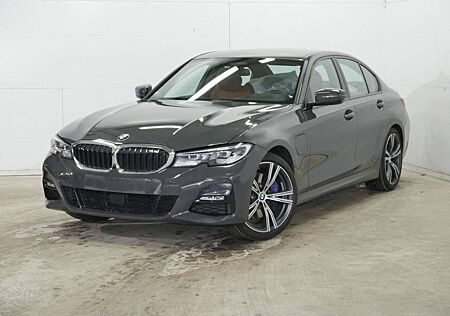 BMW 330 e Limousine Head-Up HiFi