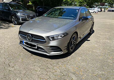 Mercedes-Benz A 250 7G-DCT AMG Line