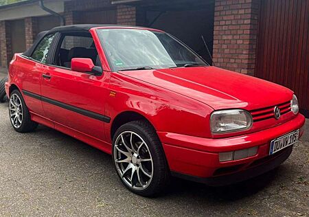 VW Golf Cabriolet Volkswagen Golf Cabrio 1.8 Pink Floyd