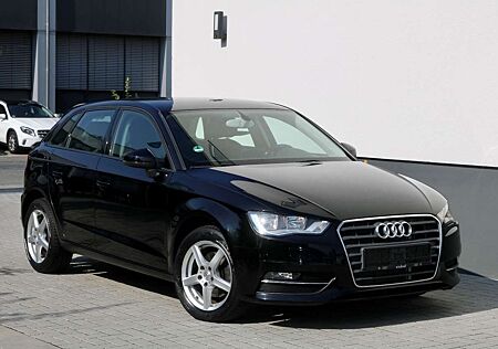 Audi A3 Sportback attraction S-Tronic/1 HAND/NAVI/PDC