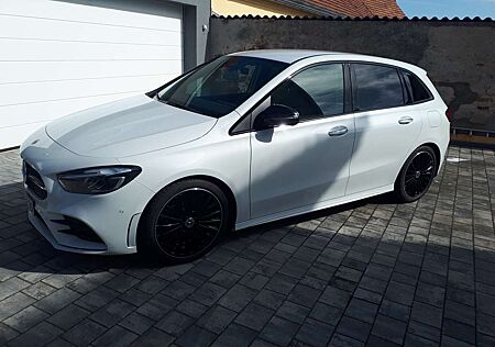 Mercedes-Benz B 200 B-Klasse 7G-DCT AMG Line Premium,AHK,LED,