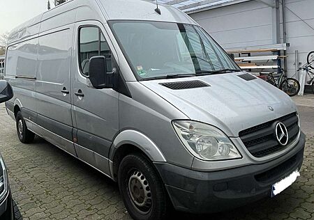 Mercedes-Benz Sprinter Ladelänge: 4,27 m, Hochdach, 6-Zylinder Diesel