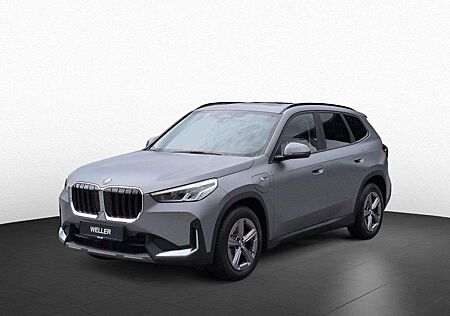 BMW X1 xDr30e LivePlus Pano AktivSitze H/K Kam AHK LED
