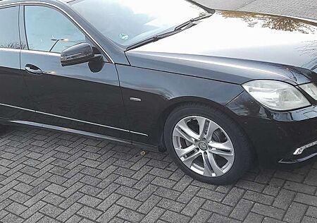 Mercedes-Benz E 220 CDI DPF BlueEFFICIENCY Automatik Avantgarde