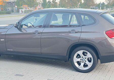 BMW X1 sDrive18i- neu Tüv und Bremsen service