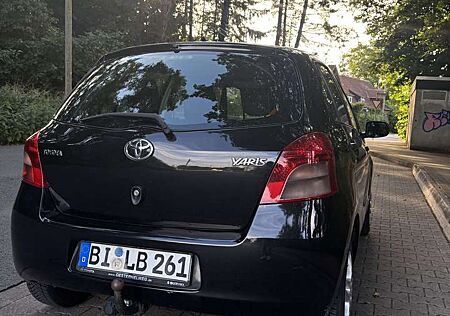 Toyota Yaris Basis
