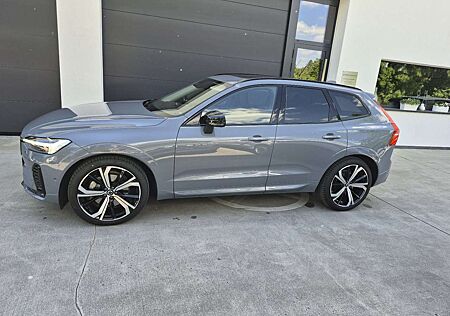 Volvo XC 60 XC60 B5 AWD Plus Dark+Panorama+Luft+Navi+Kamera