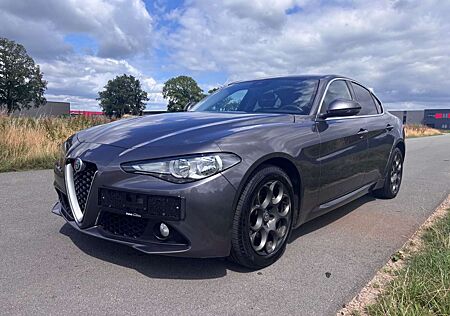 Alfa Romeo Giulia 2.2 Diesel aut. Leder Navi DAB
